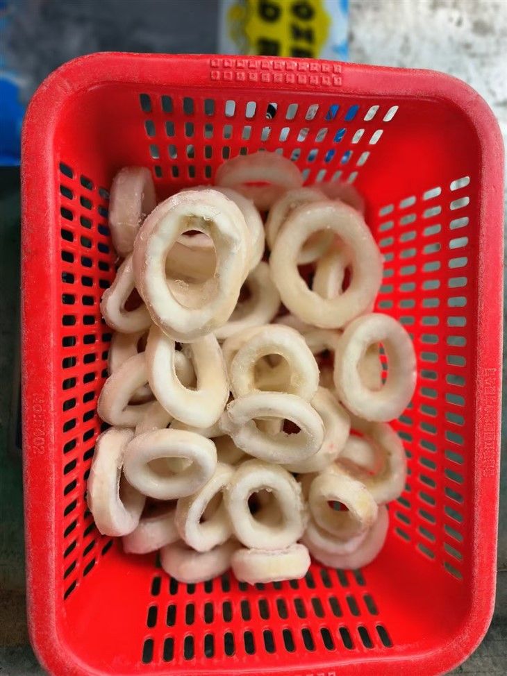 Best Selling Frozen Raw Giant Squid Ring Skin Off